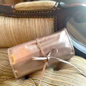 23 pc makeup brush set